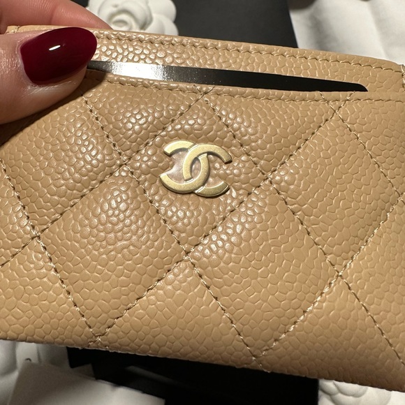 BNIB Chanel Beige Caviar Flat Card Holder with GHW - Picture 12 of 12